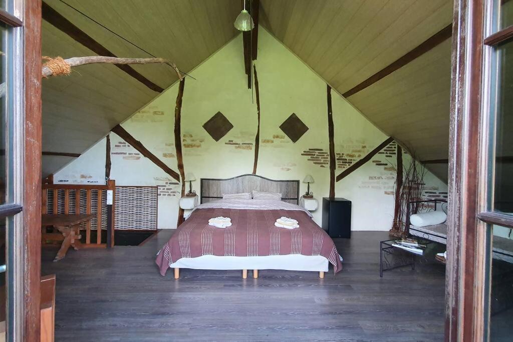 Unique Room With Great View In A Former Old Barn Troche Kültér fotó
